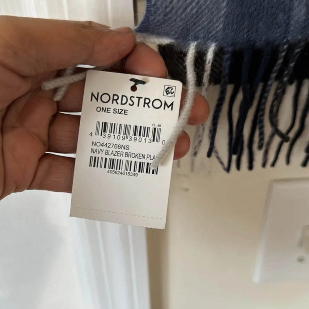 Nordstrom Men’s 100% Cashmere Scarf